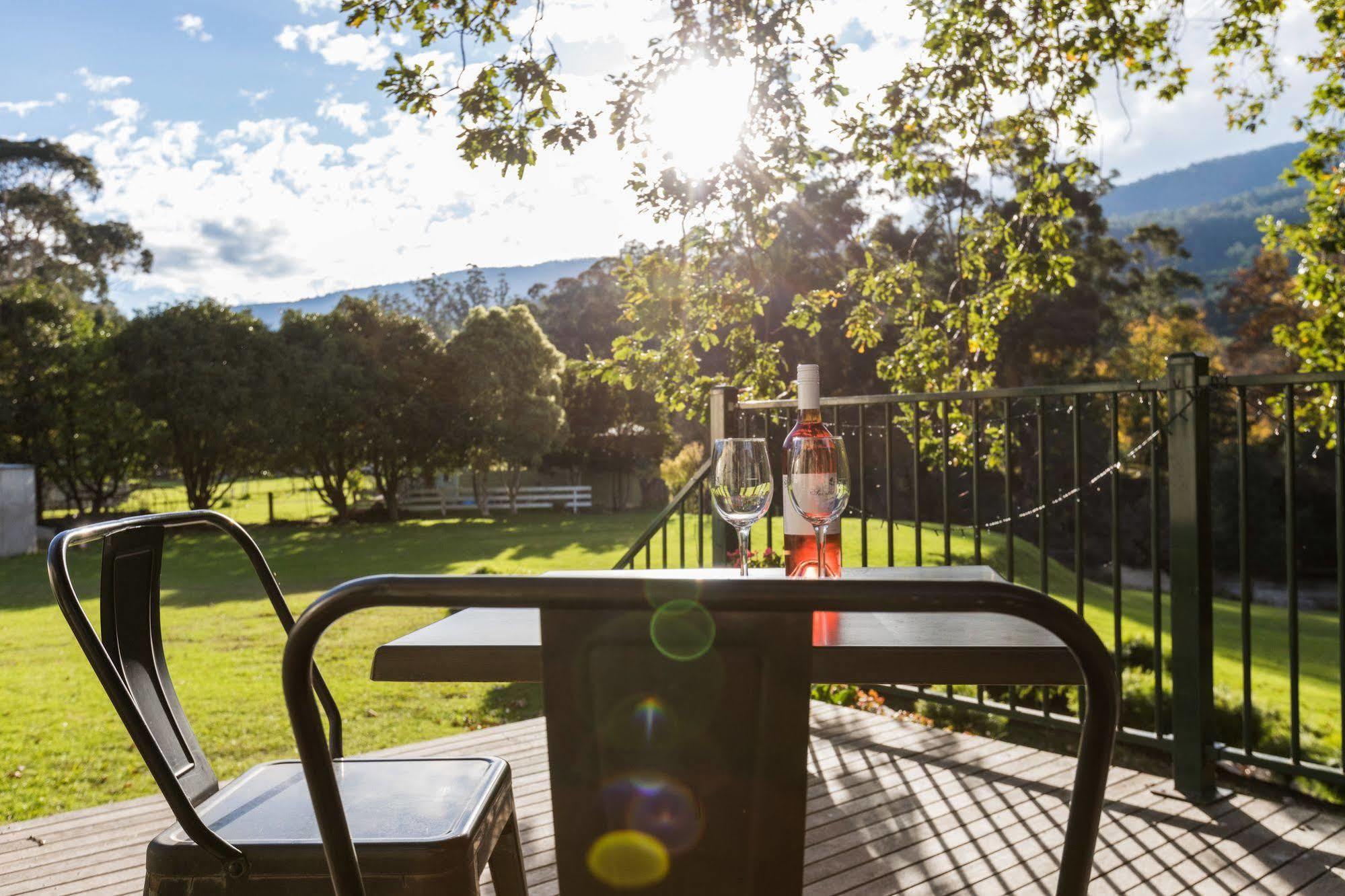 Oscar'S On The Yarra Hotel Warburton Kültér fotó